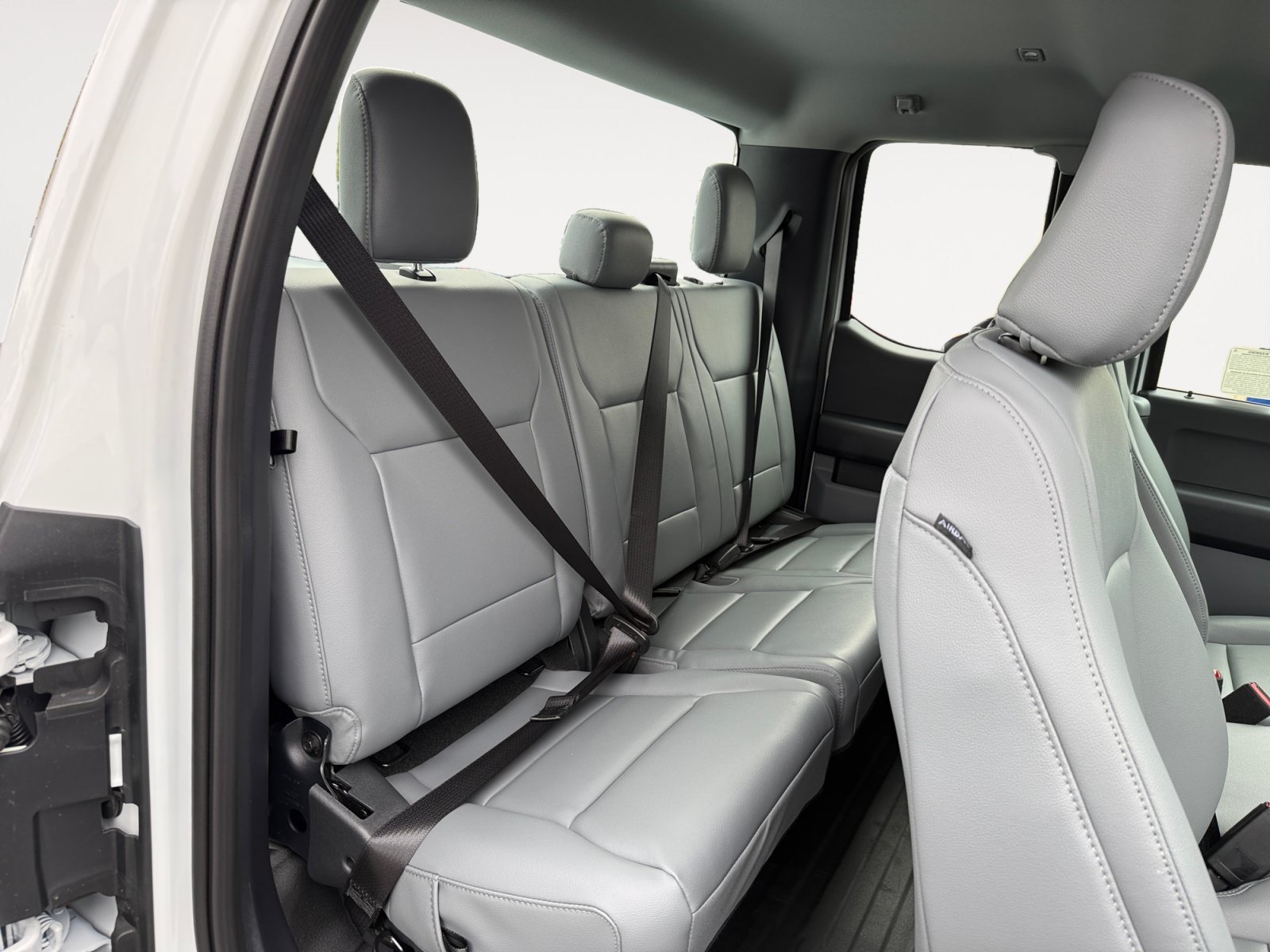 New 2026 Oxford White Ford XL image 18
