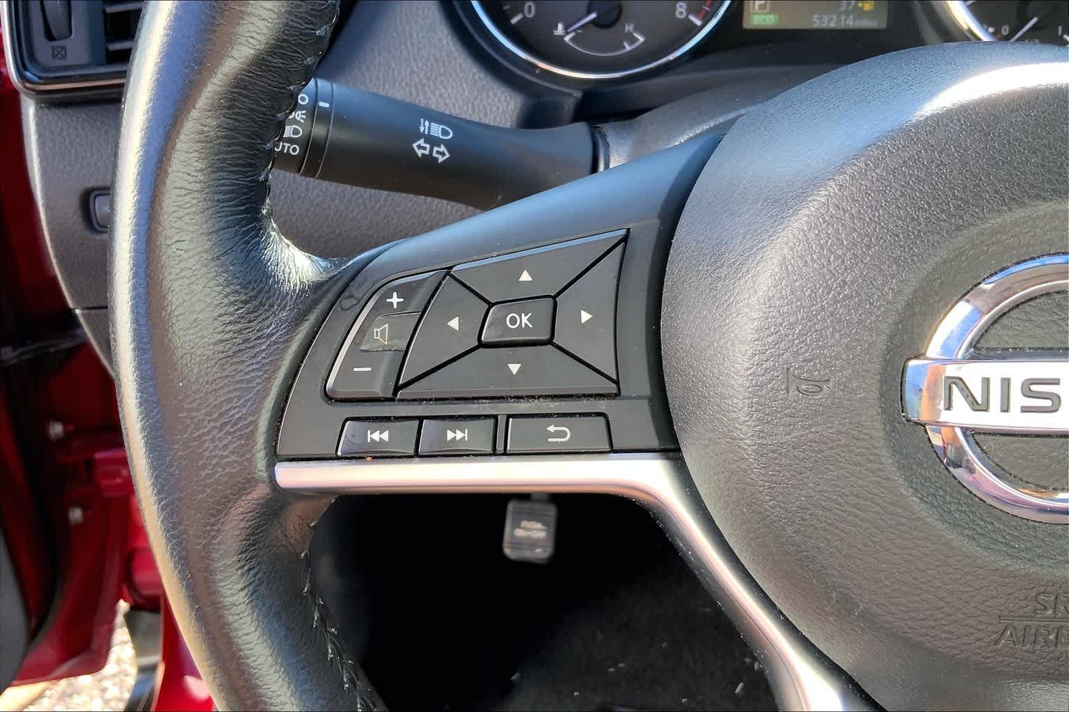Used 2017 Palatial Ruby Nissan SV image 23