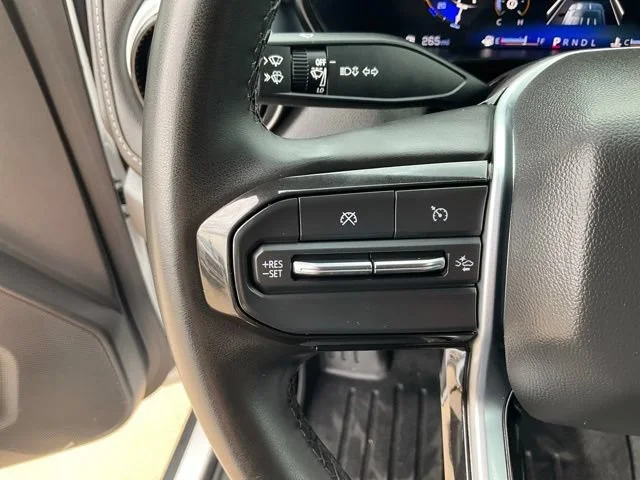 Used 2024 Summit White Chevrolet LT image 11