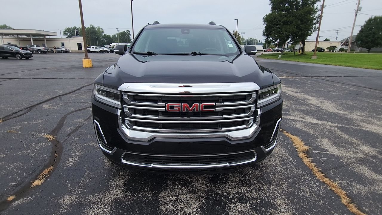 Used 2023 Ebony Twilight Metallic GMC SLE image 3