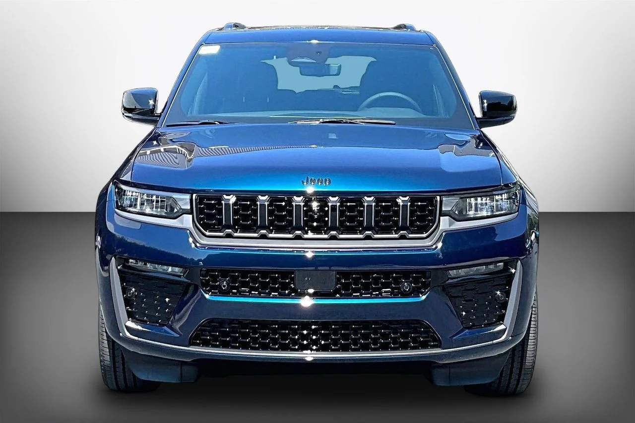New 2027 Fathom Blue Pearl-Coat Paint Jeep Limited Reserve image 3
