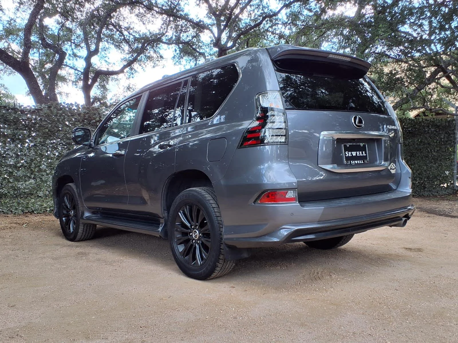 Used 2023  Lexus GX 460 Luxury image 5