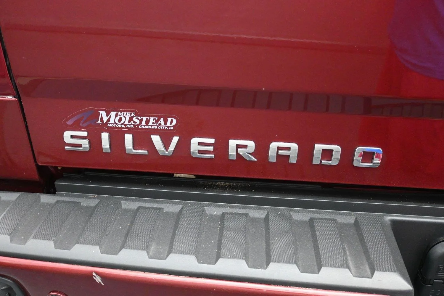 Used 2017 Siren Red Tintcoat Chevrolet LTZ image 16