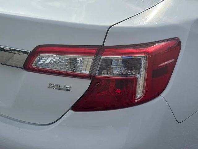 Used 2012 White Toyota XLE image 13