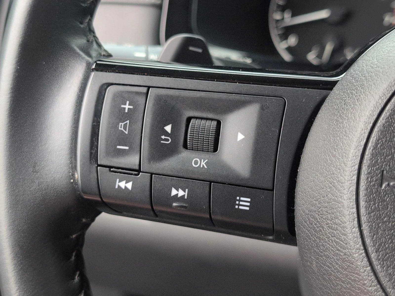 Used 2022 Gun Metallic Nissan SV image 31