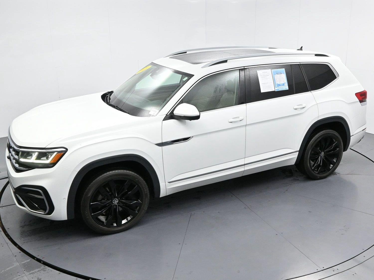 Used 2021 Pure White Volkswagen 3.6L V6 SEL Premium R-Line image 44