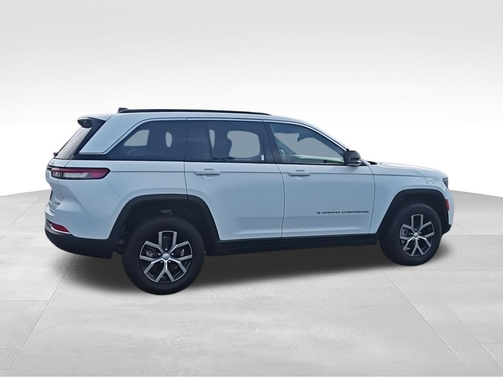 Used 2024 White Jeep Limited image 9