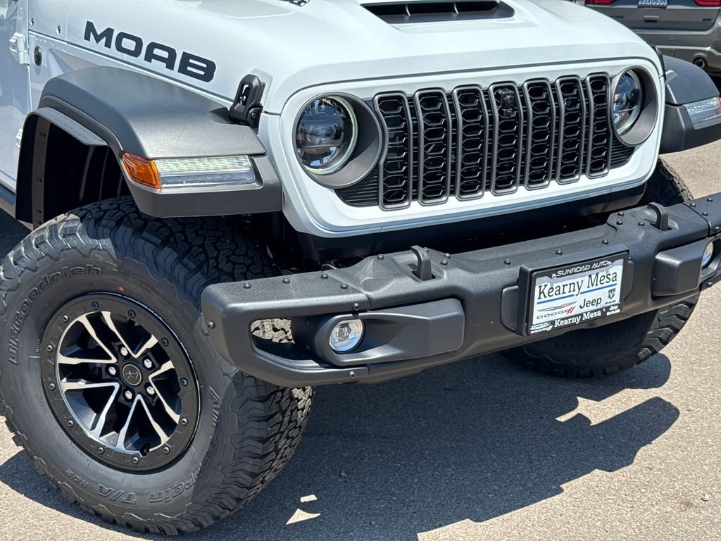New 2026 Bright White Clear-Coat Exterior Paint Jeep Moab 392 image 6