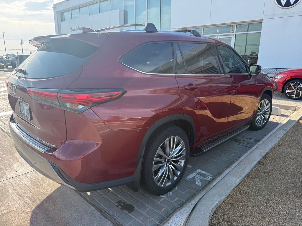 Used 2022 Ruby Flare Pearl Toyota Platinum image 3