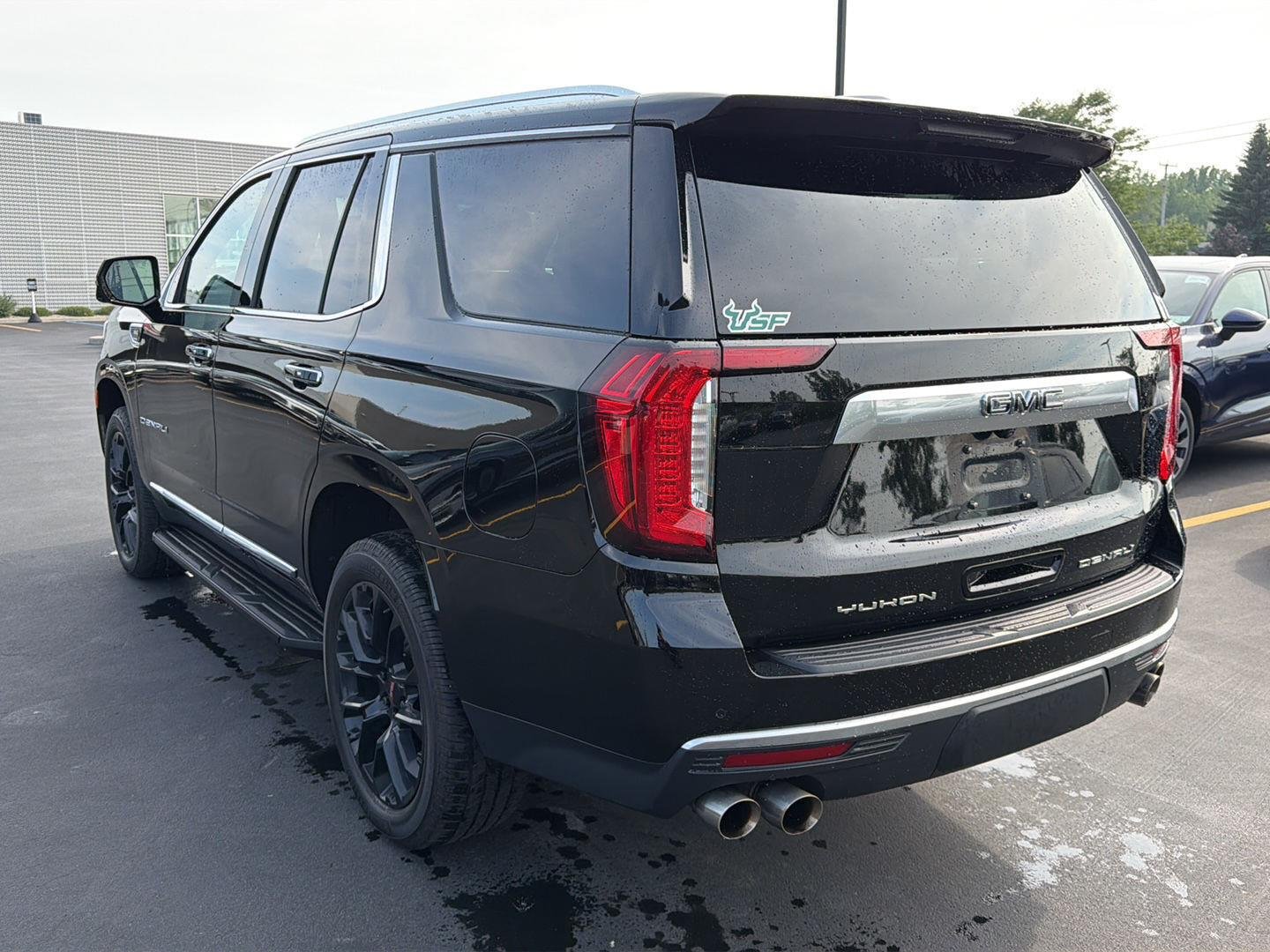 Used 2022 Onyx Black GMC Denali image 3