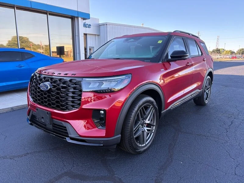 Used 2026 Red Metallic FORD ST-LINE image 2