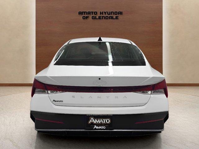 New 2026 White Hyundai SE image 5