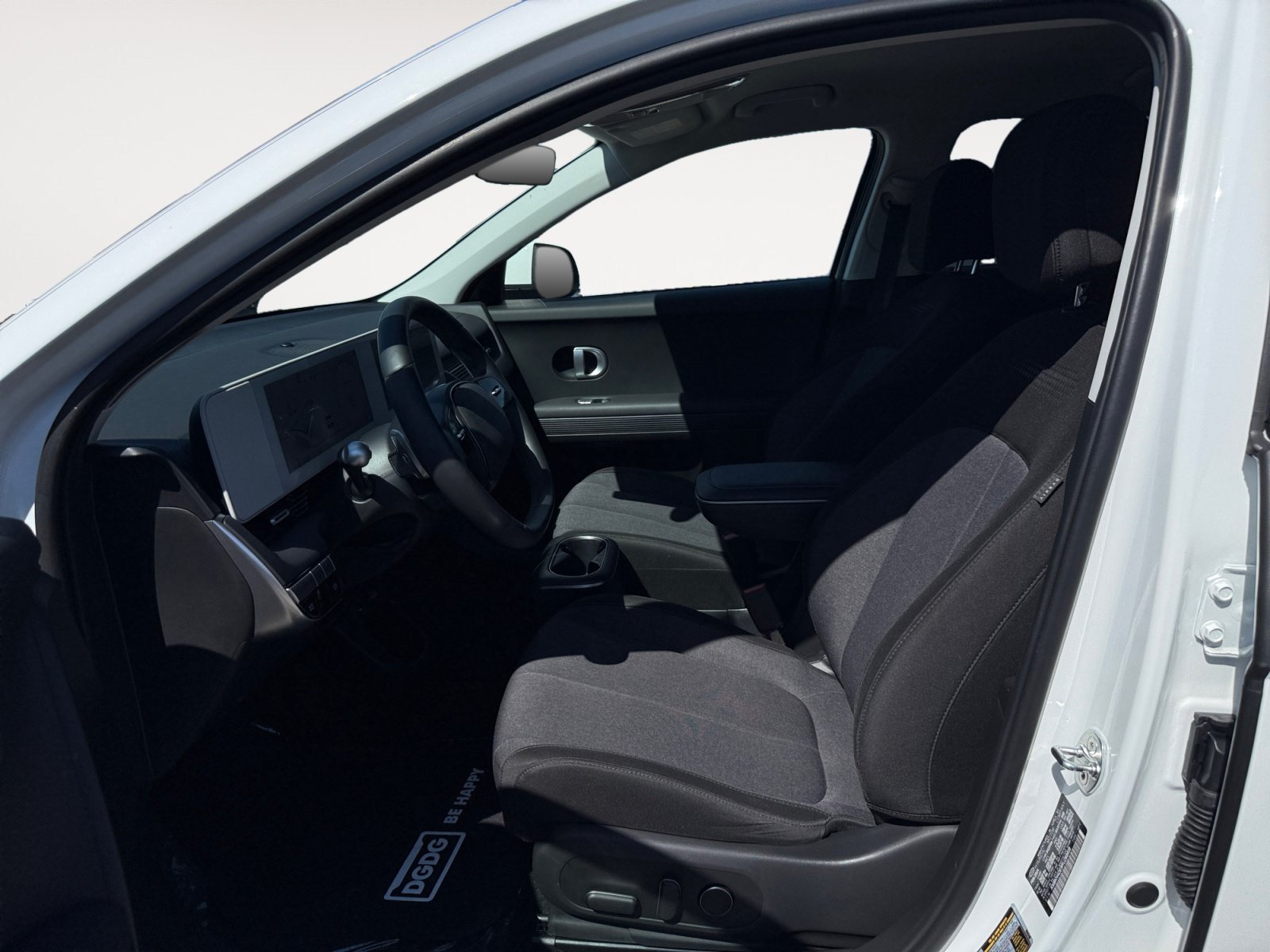 Certified Used 2024 Atlas White Hyundai SEL image 10