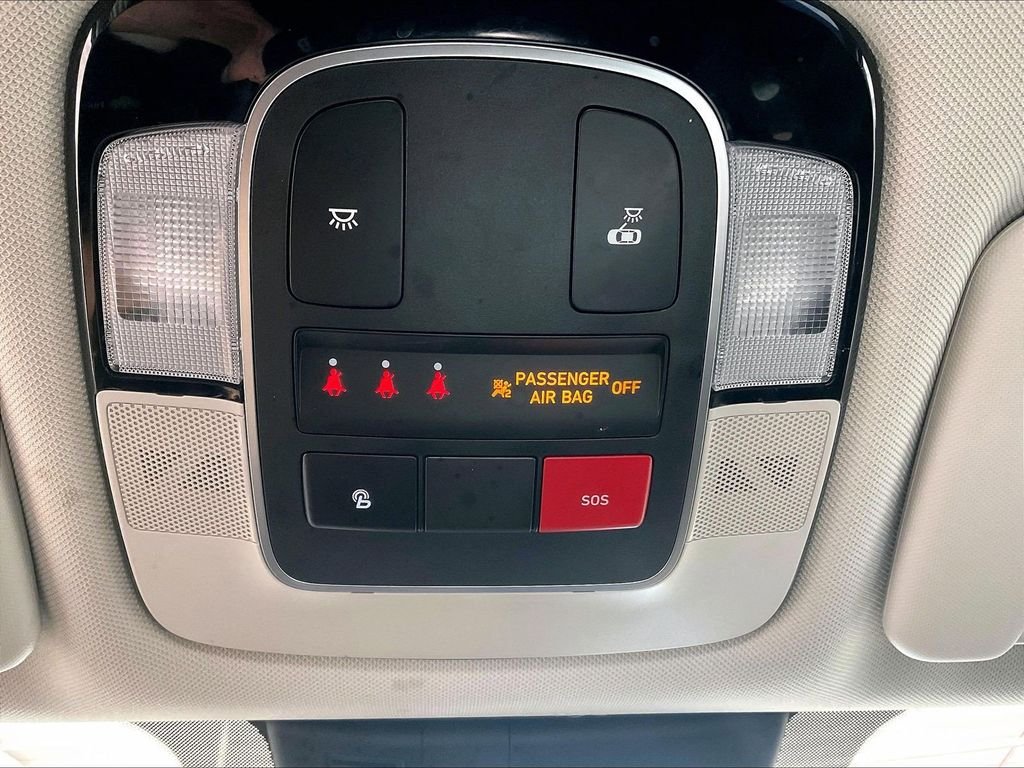 Used 2024 Silver Hyundai SEL image 26