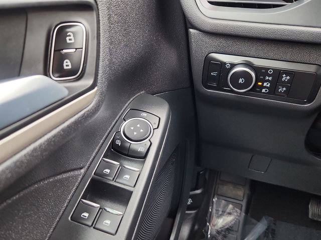 Used 2022 Gray Ford SEL image 38