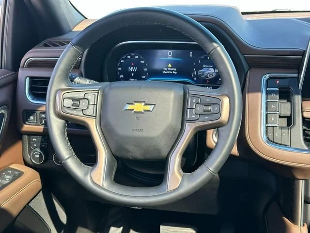 Used 2024 Iridescent Pearl Tricoat Chevrolet High Country image 14