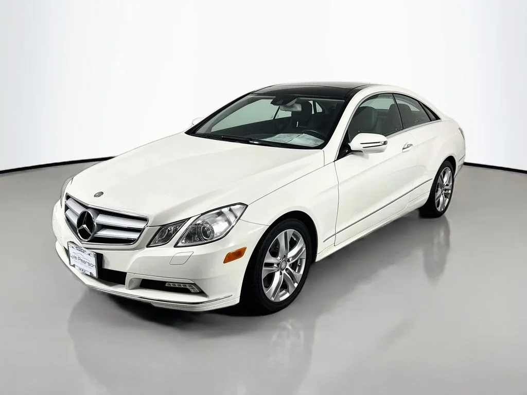 Used 2010  Mercedes-Benz E 350 image 1
