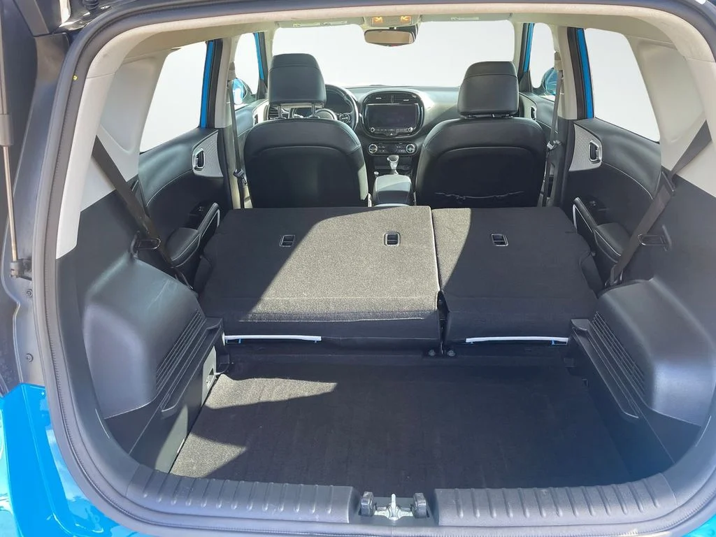 Used 2024 Surf Blue w/Black Roof Kia GT-Line image 9