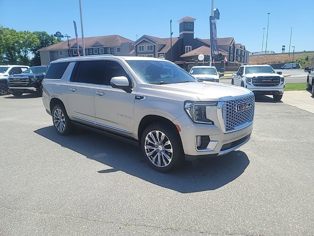 2021 GMC Yukon Denali 2WD's photo