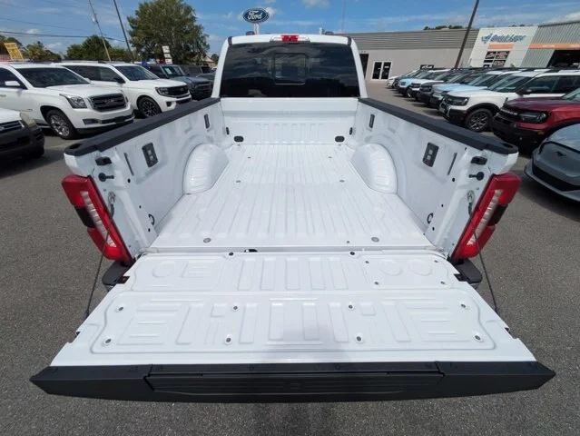 New 2026 Oxford White Ford F-250® Lariat® image 13