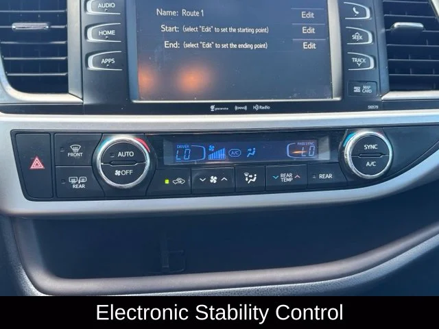 Used 2017 Gray Toyota XLE image 35