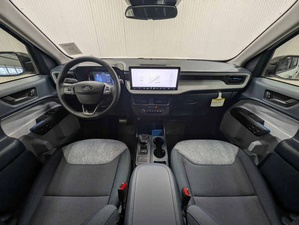 New 2026 Oxford White Ford XLT image 2