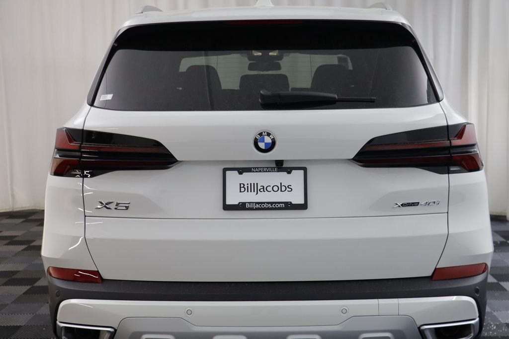New 2026 Alpine White BMW xDrive40i image 17