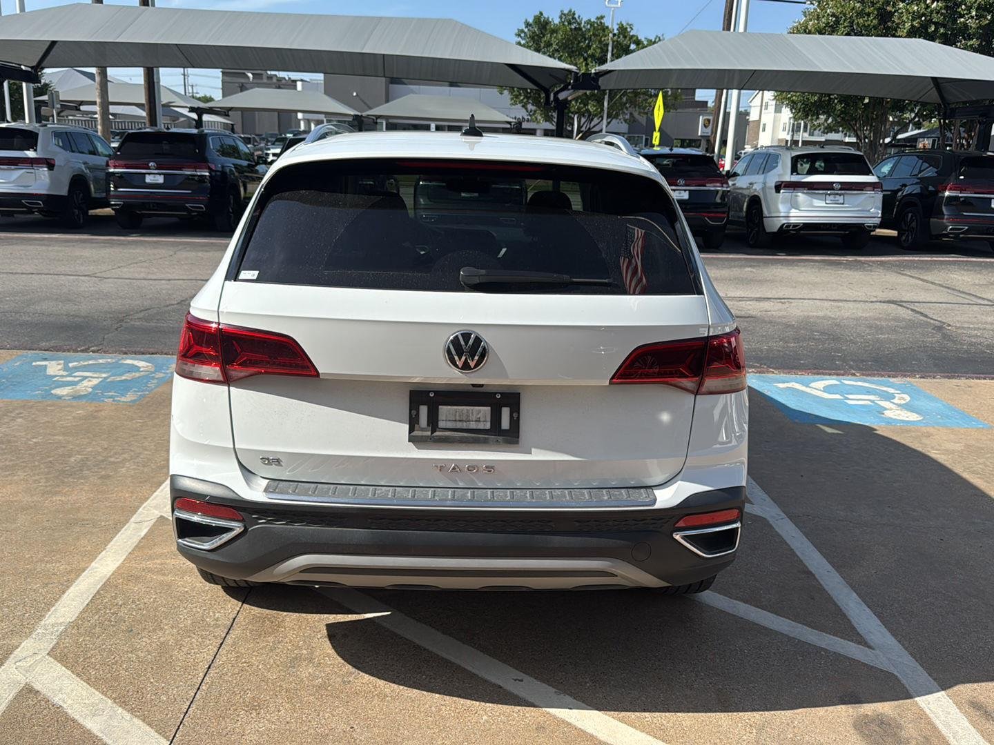 Used 2023 Pure White Volkswagen SE image 6