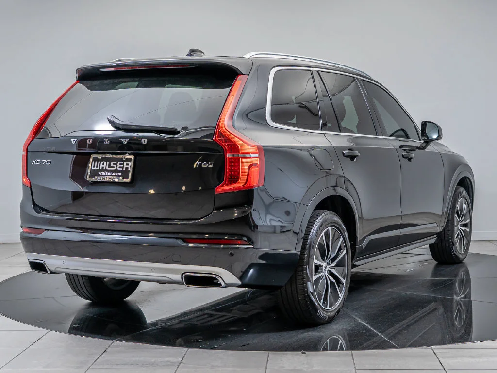 Used 2020 Onyx Black Metallic Volvo T6 Momentum image 10