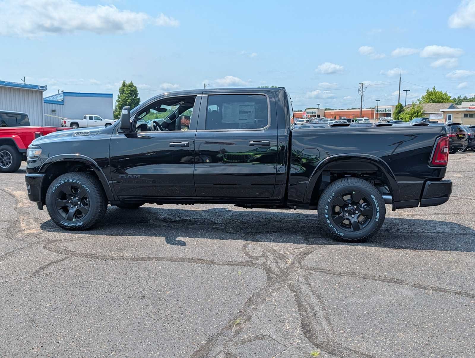 New 2026 Diamond Black Crystal Pearl-Coat Exterior Paint RAM Big Horn image 4