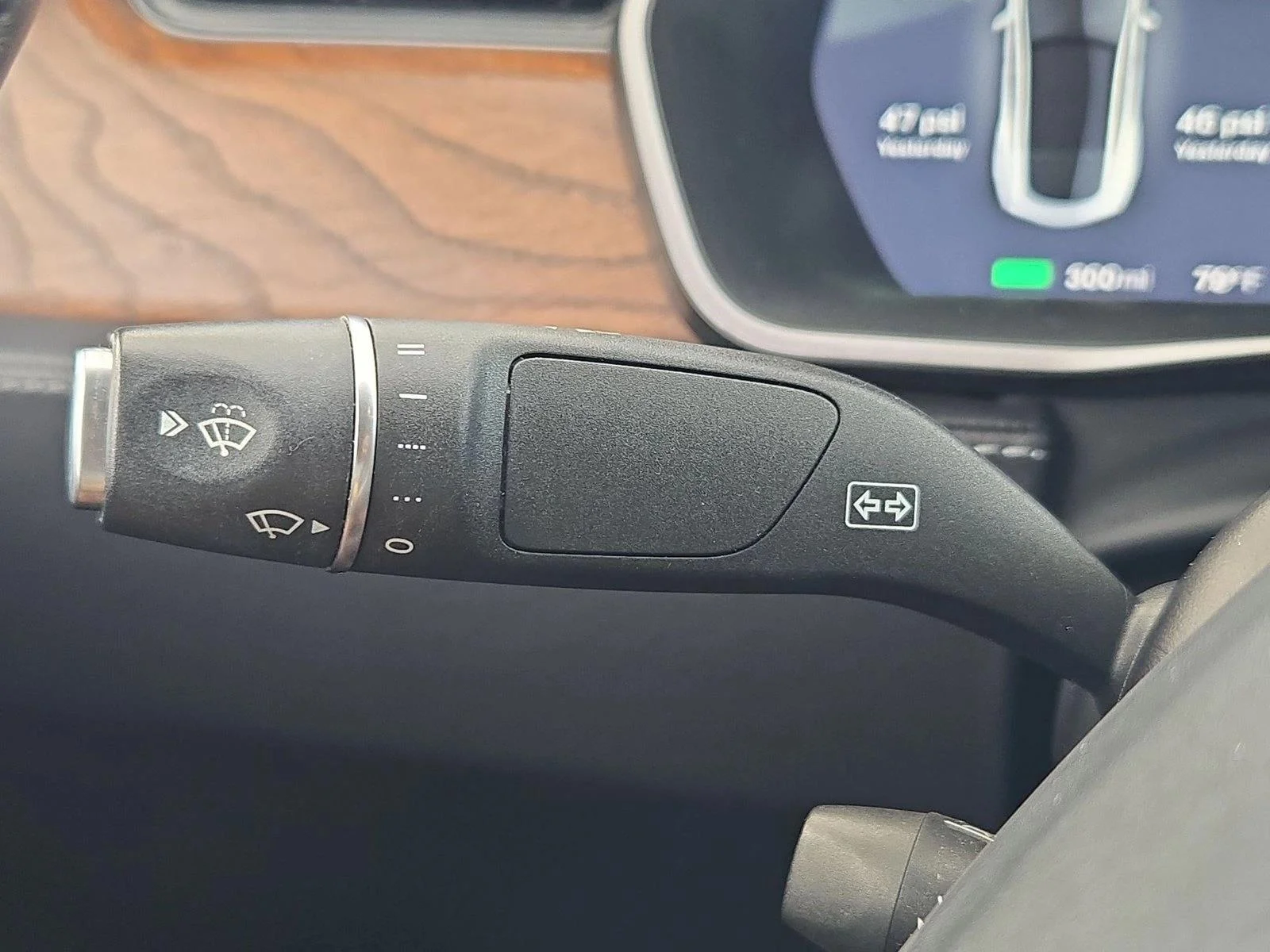 Used 2018 Silver/Gray Tesla P100D image 15