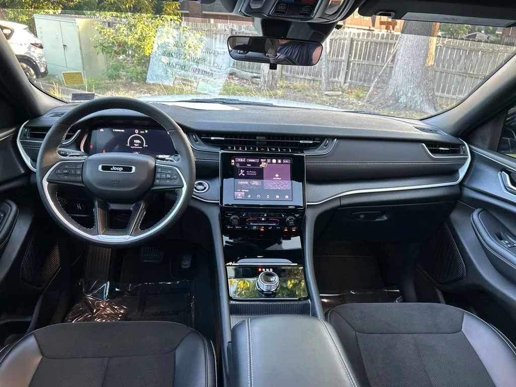 Used 2025 White Jeep Altitude X image 29