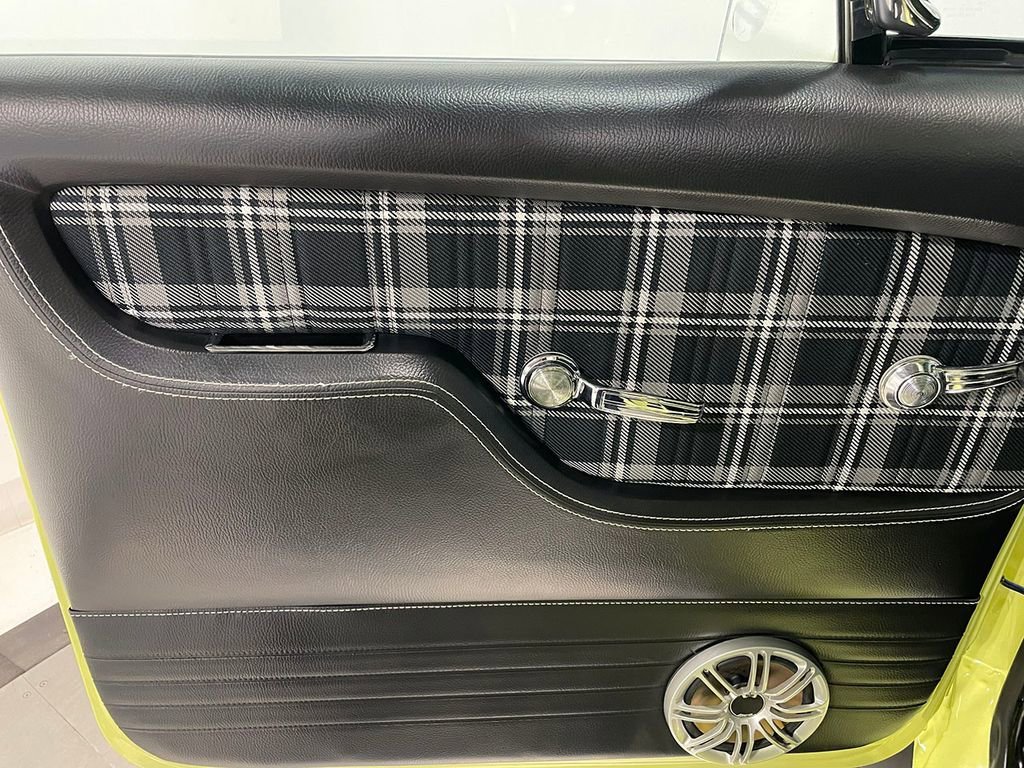 Used 1972 Yellow GMC  image 75
