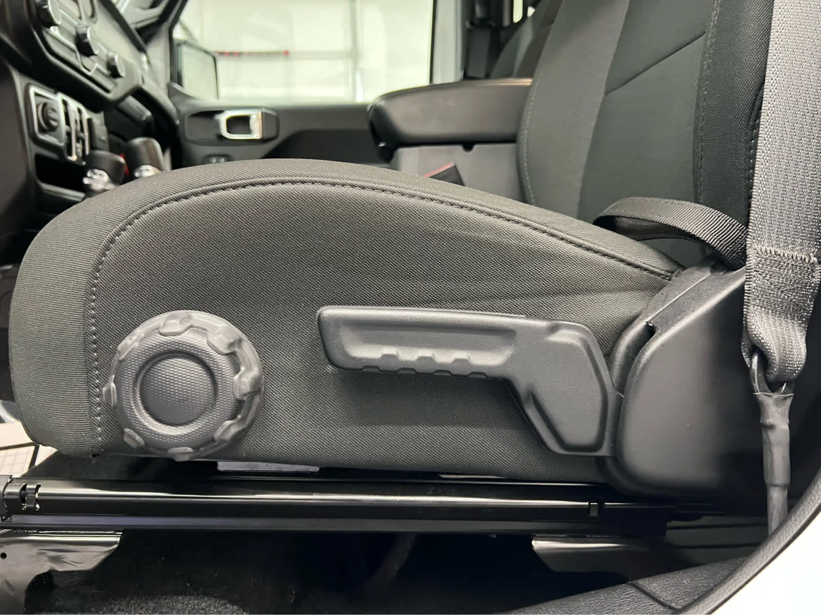 Used 2023 Bright White Clearcoat Jeep  image 6