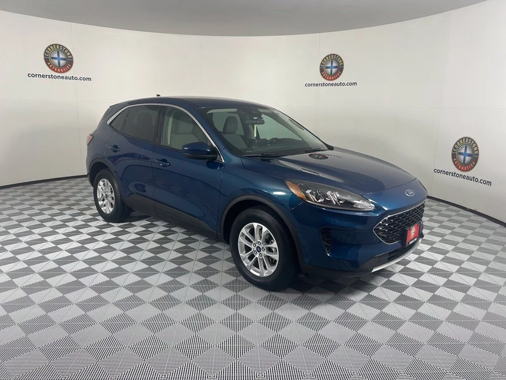 Used 2020 Green Ford SE image 17