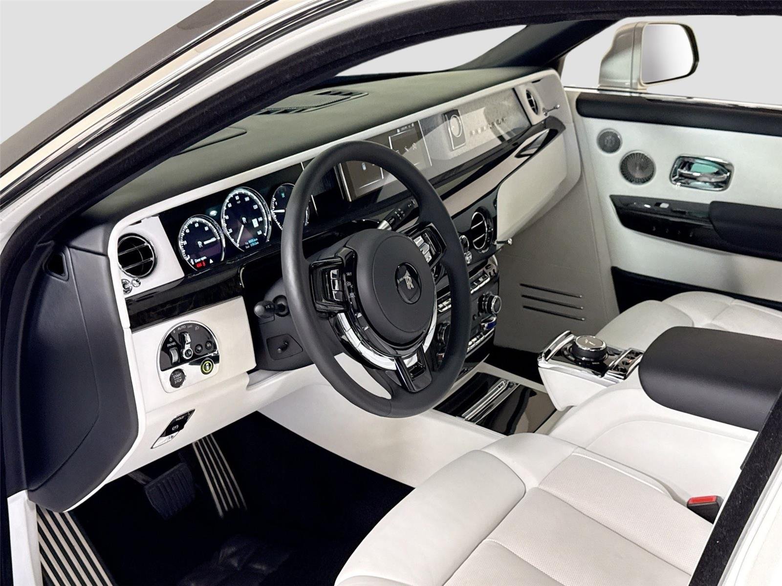 Used 2023  Rolls-Royce  image 15