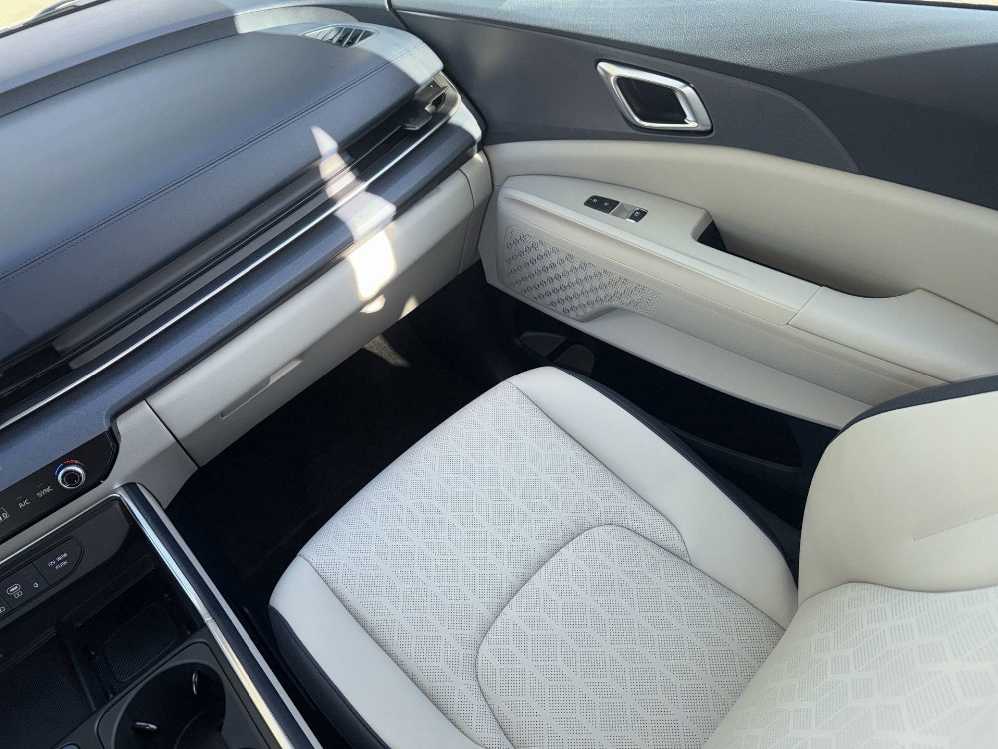New 2026 Ivory Silver Kia EX image 15