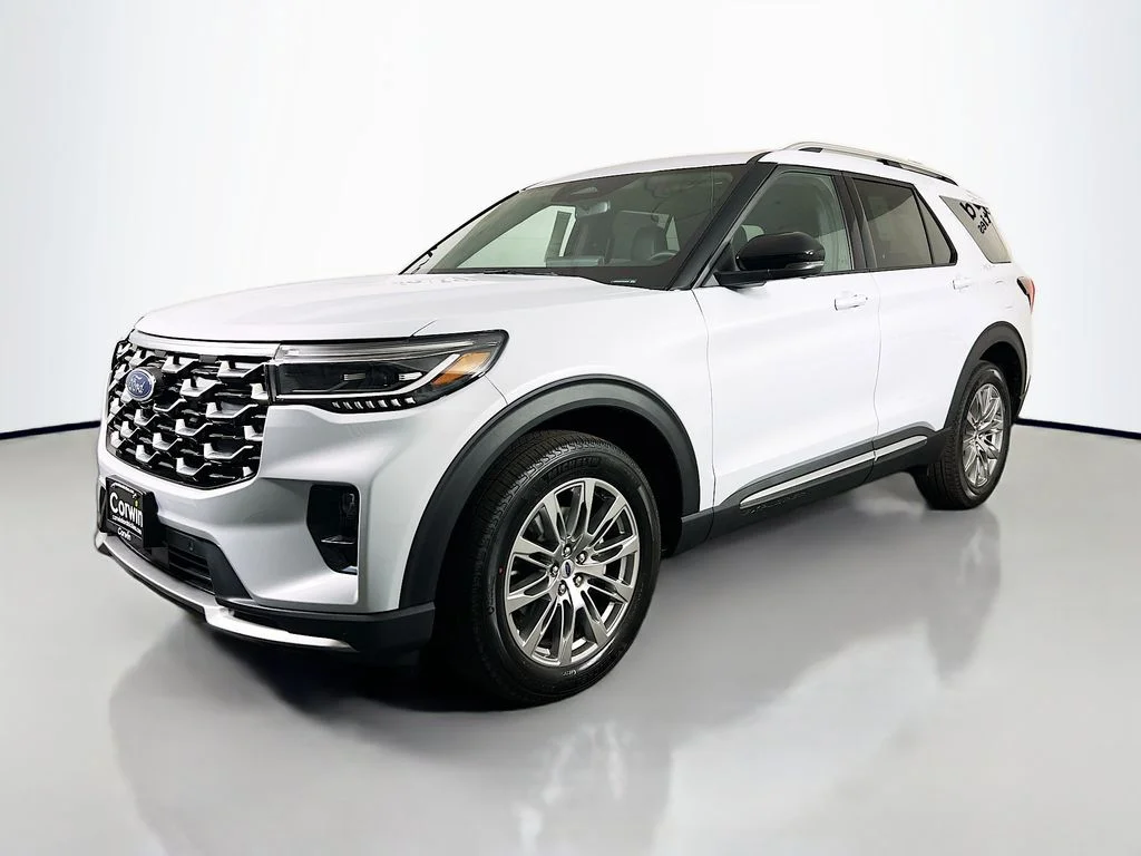New 2026 Space White Metallic Ford Platinum image 5