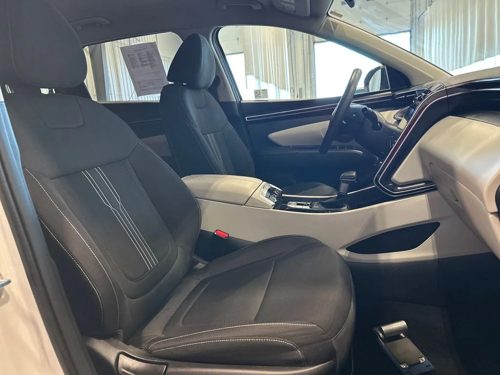 Used 2024 White Hyundai SEL image 38