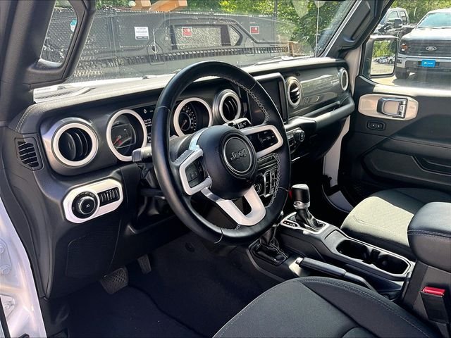 Used 2022 White Jeep Unlimited Sahara image 14