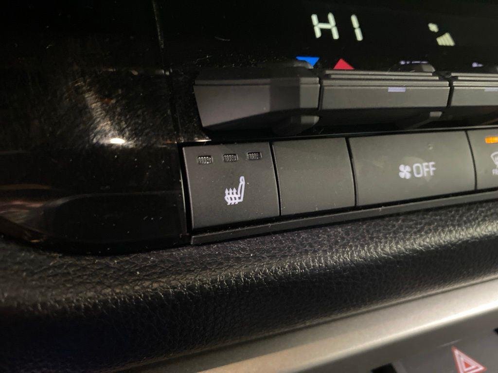 Used 2025 Ice Toyota SR5 image 27