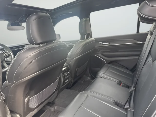Used 2023 Black Jeep Overland image 17