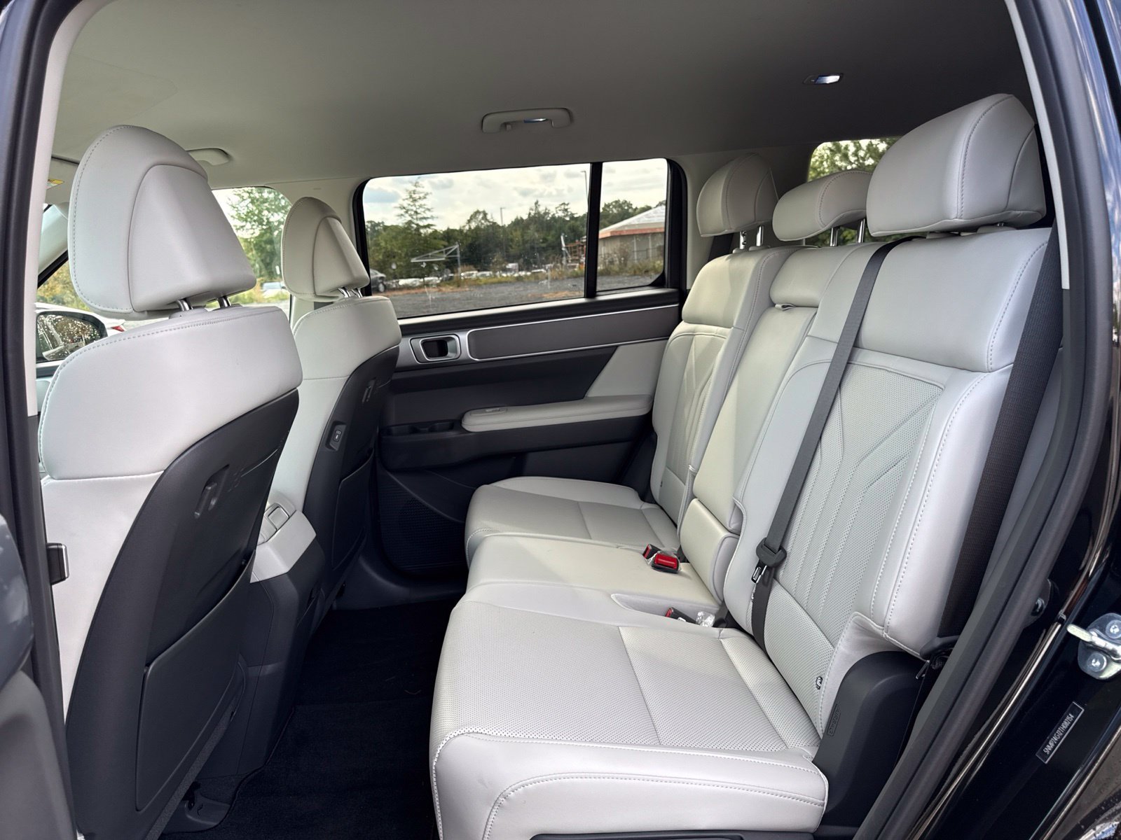 Used 2026 Black Hyundai SEL image 6
