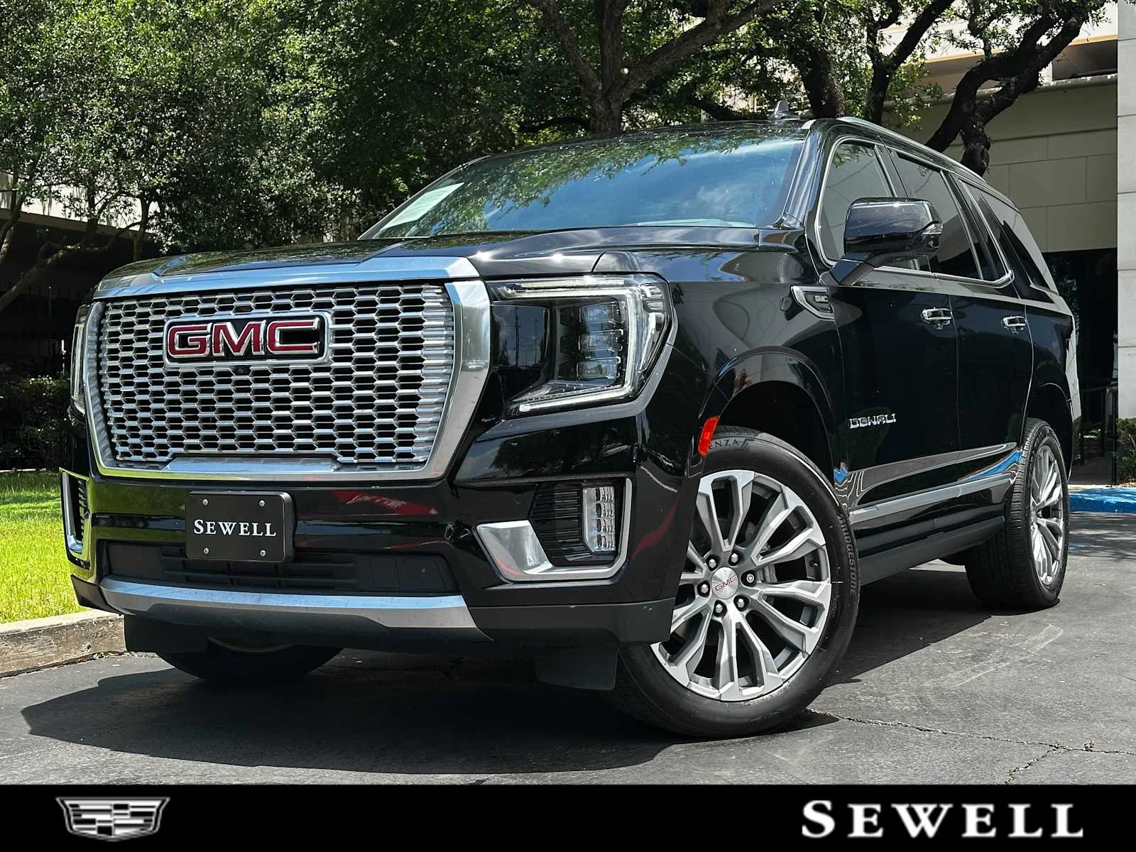 2021 GMC Yukon 4WD Denali's photo