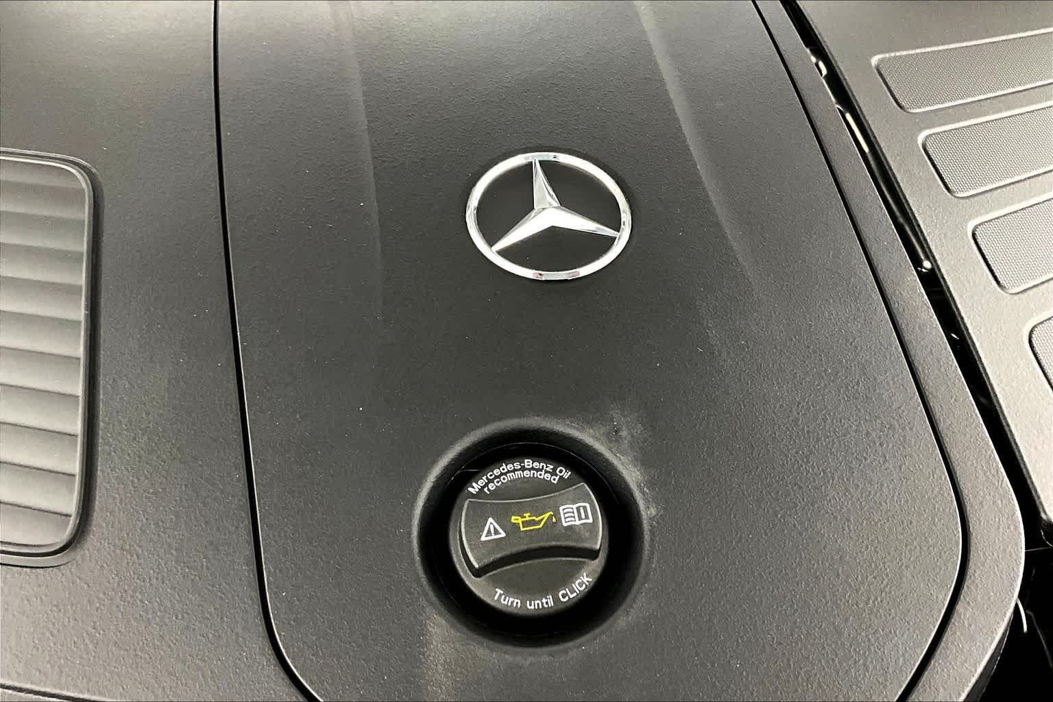 New 2026 Polar White Mercedes-Benz GLC 300 image 17