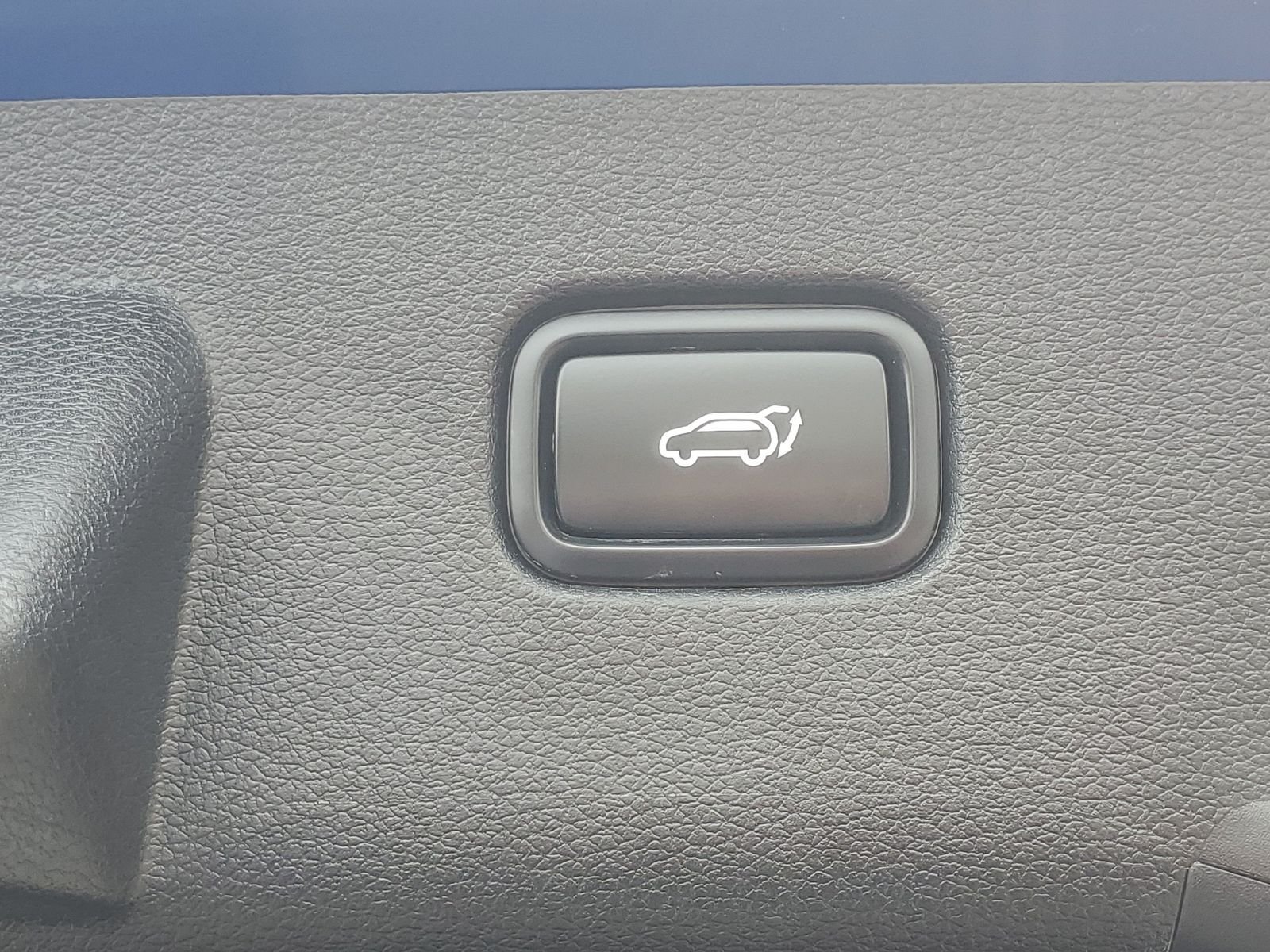 Used 2024 Blue Kia X-Line image 8