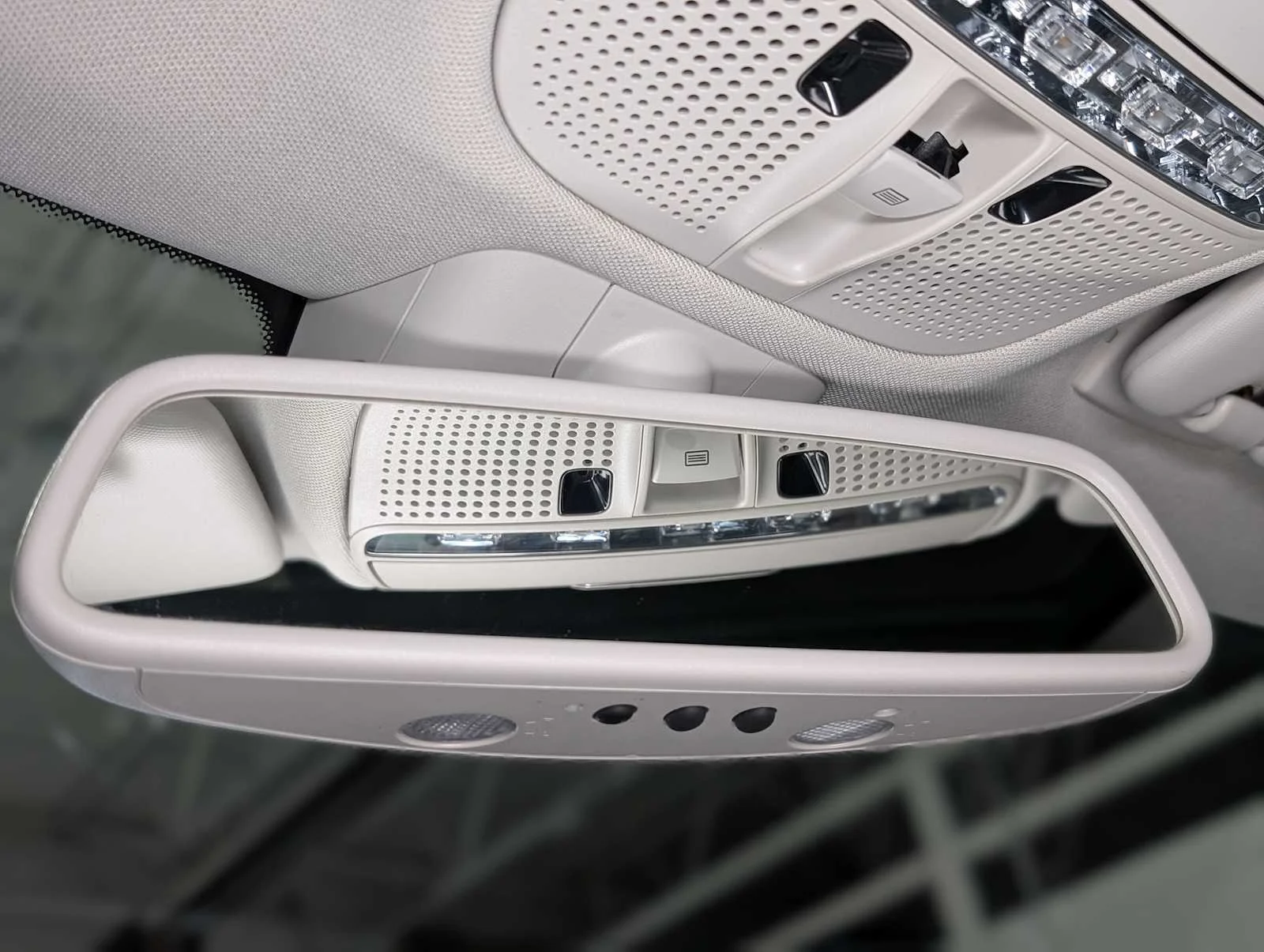 Used 2015 Polar White Mercedes-Benz C 300 image 31