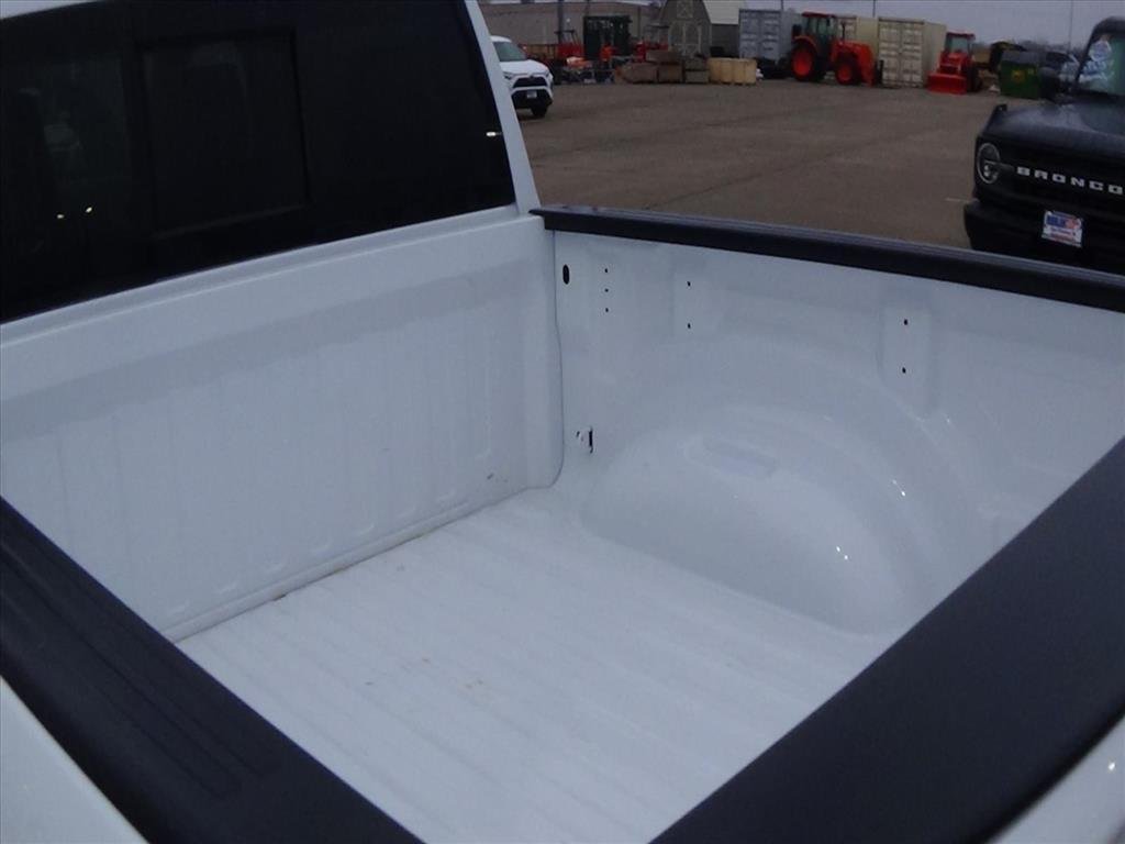 Used 2025 Ivory Tri-Coat Pearl (pwd) RAM Laramie image 12