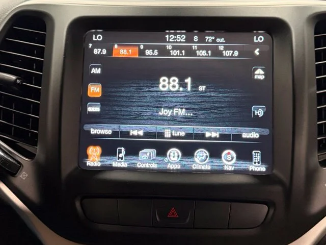 Used 2015 Beige Jeep Limited image 21