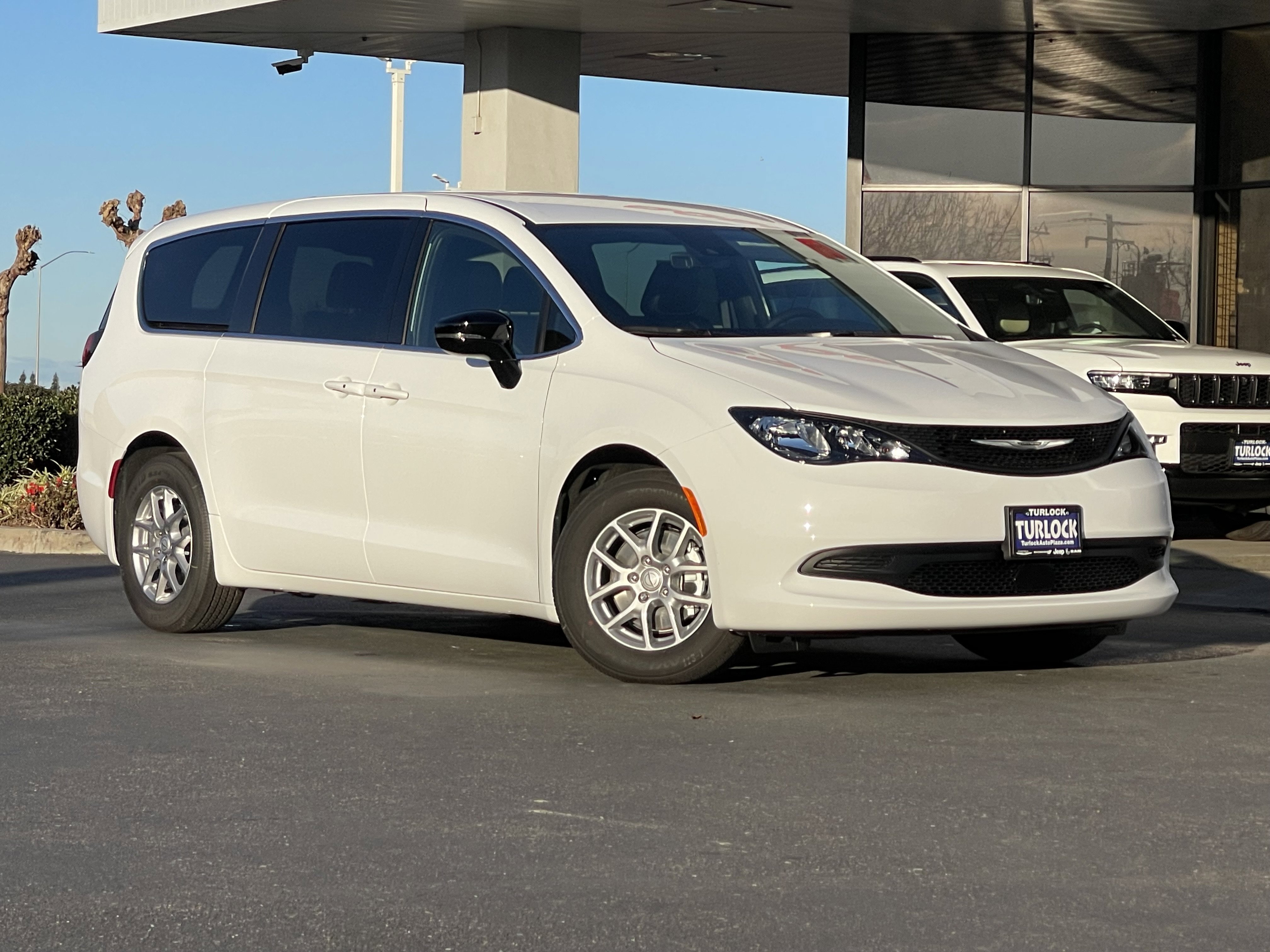 View vehicle photo 2